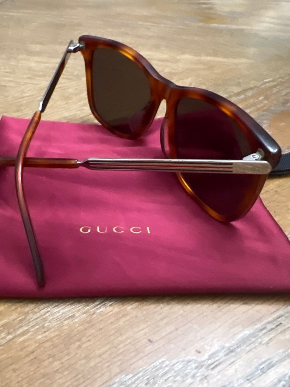 Gucci sunglasses - Picture 2 of 2